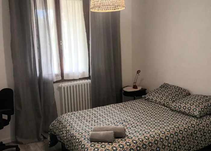 Yasmine Homestay szállás Toulouse