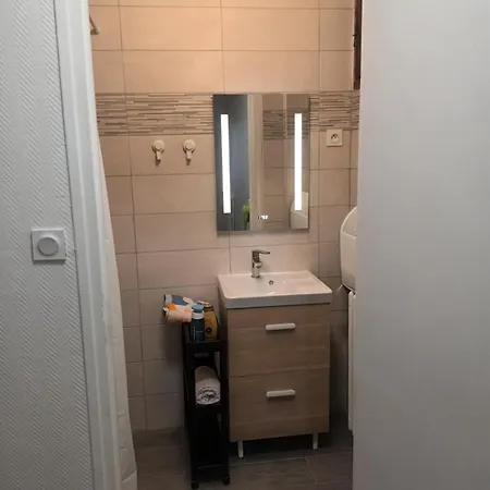 Yasmine Τουλούζη